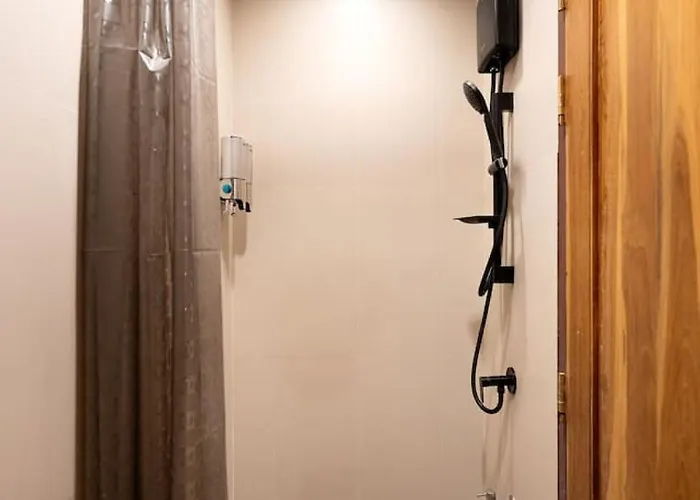 3br 2ba 2sfb 5 Min Mrt Chinatown Vista House アパート